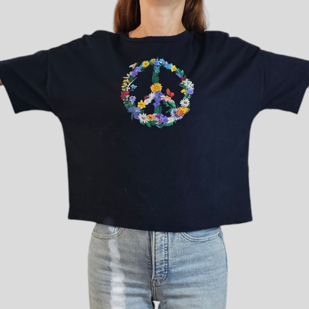 Banana republic cropped navy blue peace symbol T-shirt